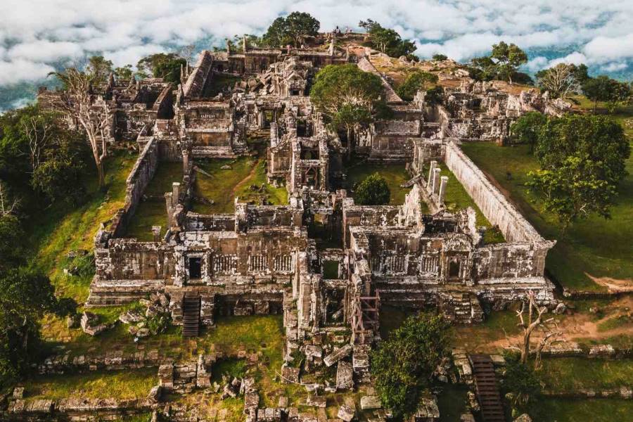 Capture the authentic charm of Preah Vihear’s lush scene